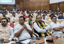 लॉयड्सच्या वाढीव प्रकल्पांसाठीच्या जनसुनावणीत सर्वांचा समर्थनाचा सूर