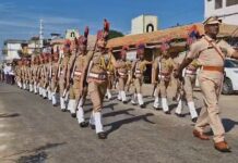 पोलीस दलातर्फे स्थापना दिनानिमित्त गडचिरोलीत आकर्षक पथसंचलन