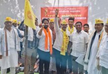 ओबीसी महासंघासह इतर ओबीसी संघटनांच्या पदाधिकाऱ्यांची धरणे