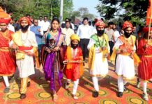 शिवरायांचे विचार अंगिकारून आपले व्यक्तिमत्त्व घडवा – जिल्हाधिकारी