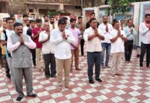 छत्रपती संभाजी महाराजांच्या बलिदान दिनानिमित्त कॅम्प भागात अभिवादन