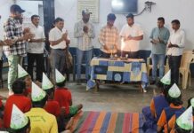 गतीमंद विद्यार्थ्यांच्या सानिध्यात साजरा केला अंकित किरणापुरेंनी वाढदिवस