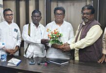 आदिवासी विकास परिषदेच्या जिल्हाध्यक्षपदी डॅा.देवराव होळी