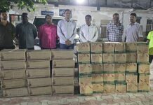 पोलिसांनी इशारा करताच दारूने भरलेले वाहन सोडून तस्कर पसार