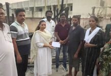 सिरोंचातील आगपीडित मंचरला कुटुंबीयांना आर्थिक मदतीचे वाटप