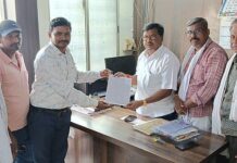 कृषी वाहिन्यांना कमी दाबाने वीज, मा.आ.कृष्णा गजबे यांना निवेदन