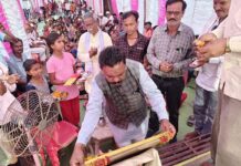 ढिवर-भोई समाजाच्या पुढाकाराने महर्षी वाल्मिकीच्या मूर्तीची स्थापना