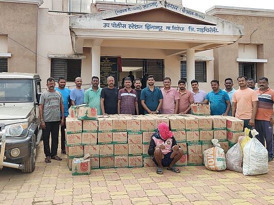 पोलिसांनी पकडली घरात लपवलेली 17 लाखांची अनधिकृत देशी दारू