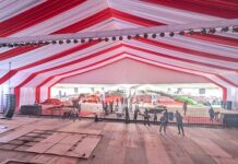 मुख्यमंत्र्यांच्या आगमनाची तयारी, कोनसरीत भव्य वॅाटरप्रुफ मंडप