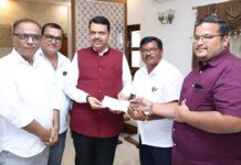 भाजपच्या उद्योग आघाडीकडून मुख्यमंत्री निधीत 7 लाखांची मदत