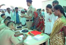 देसाईगंजमध्ये पोलिसांतर्फे आरोग्य तपासणी शिबिर