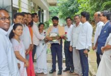 वंचितांच्या न्याय हक्कासाठी लढणाऱ्या बोधी रामटेकेंचा सत्कार