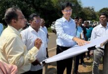 मंजूर रस्त्यांची कामे तातडीने व दर्जेदार करा- जिल्हाधिकारी