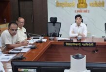 अखंड वीज पुरवठा देण्यासह ग्राहकांच्या समस्या सोडवा