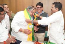 वडसात अनेक जण भाजपवासी भांगडिया-गजबेंकडून स्वागत