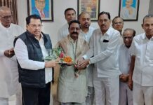 अमेरिकन विद्यापीठातर्फे काशिनाथ भडके यांना मानद डॅाक्टरेट