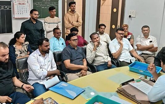 दोन वर्षांपासून रखडले अहेरीत दोन किलोमीटरचे डांबरीकरण