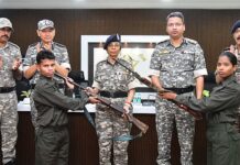 9 छत्तीसगडी माओवाद्यांसह एकूण 11 जणांचे गडचिरोलीत आत्मसमर्पण