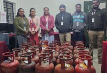 हॉटेल व्यावसायिकांवर धडक कारवाई; 100 वर सिलिंडर जप्त