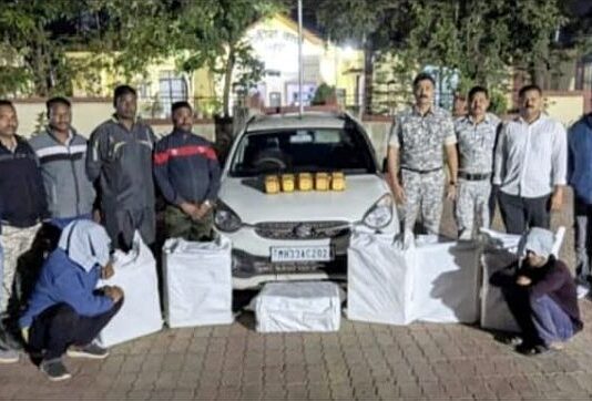 सुगंधित तंबाखू पोहोचविणाऱ्या कारला अहेरी पोलिसांनी पकडले