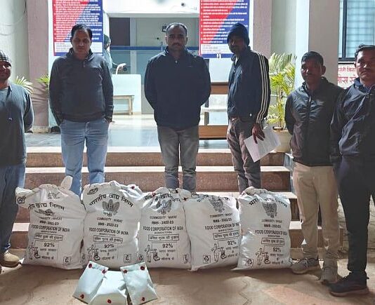 घराच्या सांदवाडीत लावली होती 15.19 लाखांची गांजाची झाडे