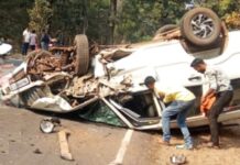 जपतलाईच्या वळणावर दोन कारची समोरासमोर धडक