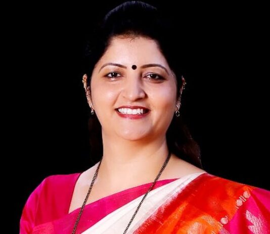 महिला आयोगाच्या अध्यक्ष रुपाली चाकणकर शुक्रवारी गडचिरोलीत