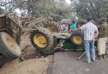 ट्रकची ट्रॅक्टरला जोरदार धडक, दोन ठार; दोघे गंभीर जखमी