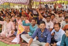 जिल्ह्यातील 440 कंत्राटी शिक्षकांचे सेवेत कायम करण्यासाठी आंदोलन