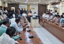 शेतकऱ्यांवर बळजबरी केल्यास रस्त्यावर उतरणार- वडेट्टीवार