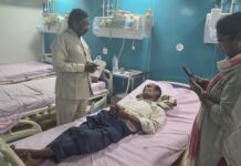 वडिलोपार्जित शेताच्या रस्त्यासाठी उपोषणाला बसणारे रुग्णालयात