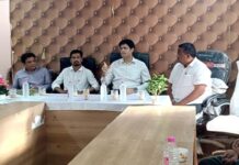 जिल्हाधिकाऱ्यांनी केली तलावासह क्रीडा संकुल, पाणी योजनांची पाहणी