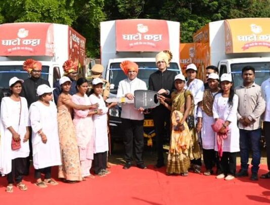 शासनाच्या निधीतून महिला चालविणार फिरते रेस्टॅारंट