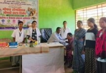 डॅा.साळवे नर्सिंग कॅालेजतर्फे मोफत रोगनिदान व औषधी वाटप