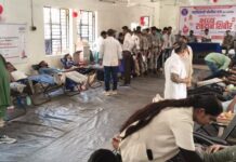 पोलिसांच्या शिबिरांत जमा झाले एकाच दिवशी 503 युनिट रक्त