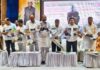 खा.डॉ.नामदेव किरसान यांच्या वतीने 5 हजार विद्यार्थ्यांना पुस्तकांचे वितरण