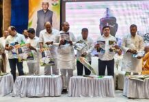 खा.डॉ.नामदेव किरसान यांच्या वतीने 5 हजार विद्यार्थ्यांना पुस्तकांचे वितरण