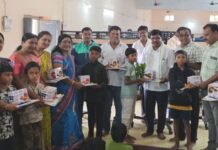 पोटगावच्या विद्यार्थ्यांसोबत रमले माजी आमदार कृष्णा गजबे
