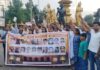 शिक्षणमंत्र्यांच्या राजीनाम्यानंतर विद्यार्थ्यांचा जल्लोष, मृतांना श्रद्धांजली