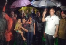 पुरात अडकलेल्या तीन मायलेकींना मोटारबोटने सुखरूप बाहेर काढले