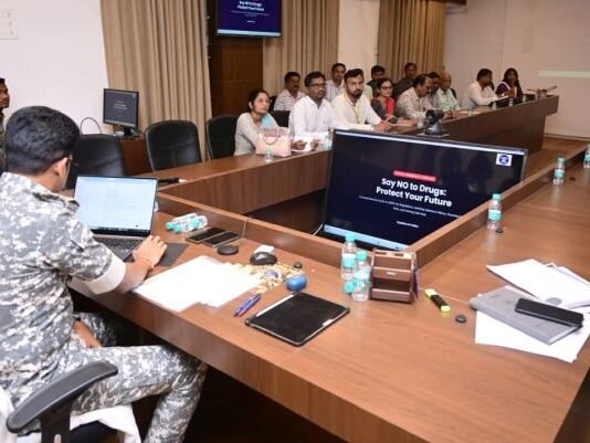 गडचिरोली पोलीस दलातर्फे अंमली पदार्थ विरोधी जनजागृतीसाठी बैठक