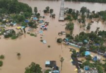 50 तासानंतर भामरागड संपर्कात, गावात सर्वत्र साचले पुराचे पाणी