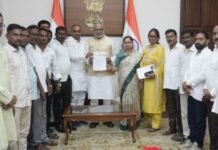 जमिनी वाचविण्यासाठी गडचिरोलीचे शेतकरी पोहोचले दिल्ली दरबारी