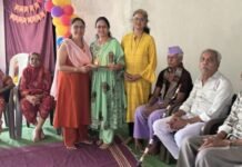 वृद्धाश्रमातील रक्षाबंधनाने गीता हिंगे यांनी सुरू केलेली परंपरा जपली