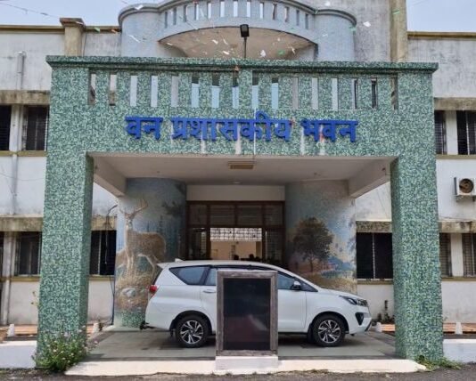 वनविभागात नोकरीचे आमिष देऊन होत आहे बेरोजगारांची फसवणूक