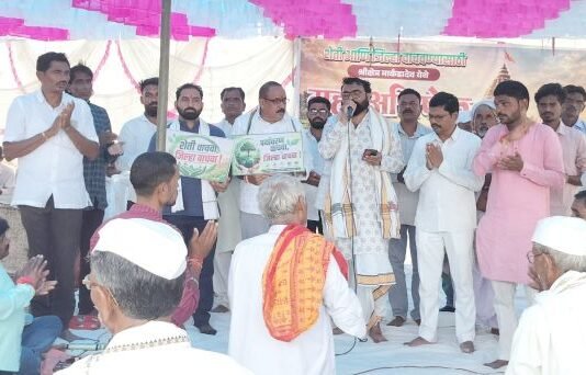 जमिनींचे अधिग्रहण रद्द होण्यासाठी शेतकऱ्यांचे मार्कंडेश्वराला साकडे