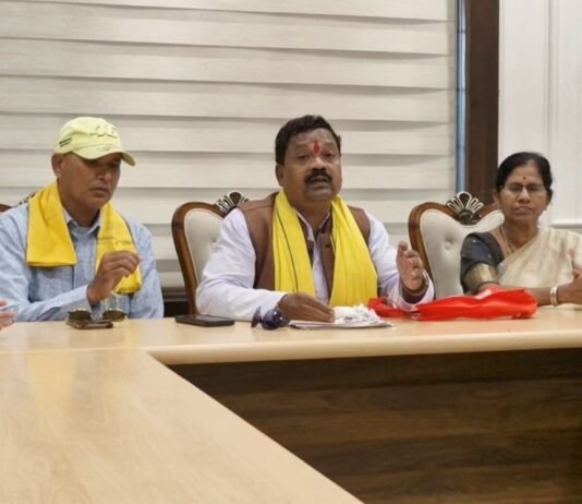 आदिवासी आश्रमशाळांमध्ये निकृष्ट धान्याचा पुरवठा, आविसंचा आरोप