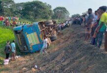 बस अपघातातील 38 प्रवाशांची प्रकृती धोक्याबाहेर, 7 जण भरती
