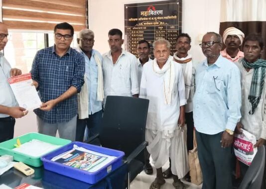 नागरिकांच्या वीज कंपनीशी संबंधित समस्यांबाबत महावितरणवर धडक