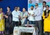 दृष्टीहीन बांधवांना मिळाला पांढऱ्या काठीचा आधार व धान्याच्या किट